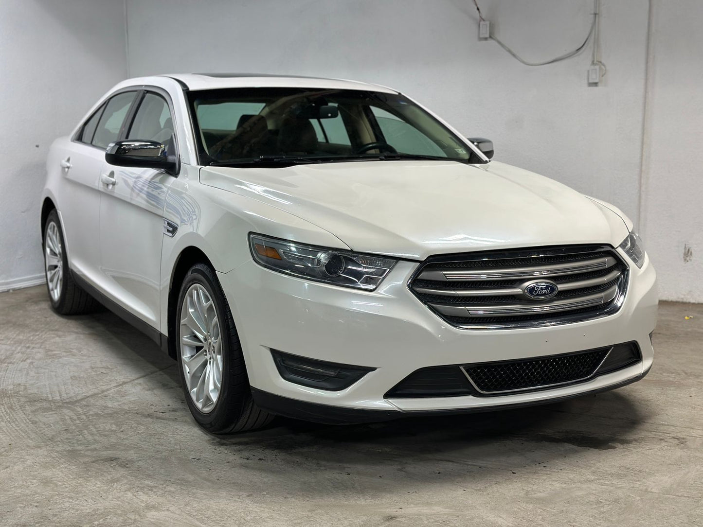 Ford Taurus 2016