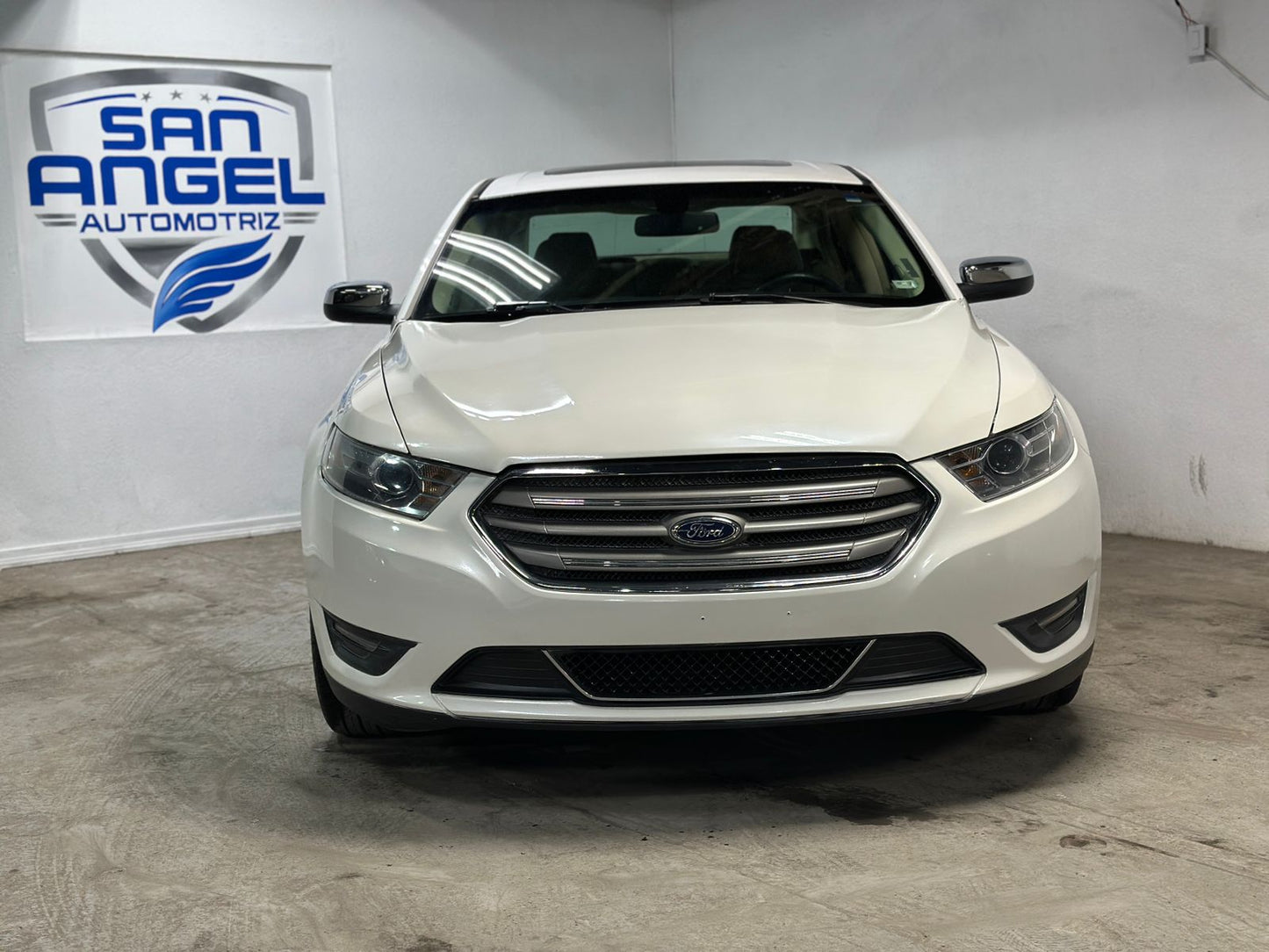 Ford Taurus 2016